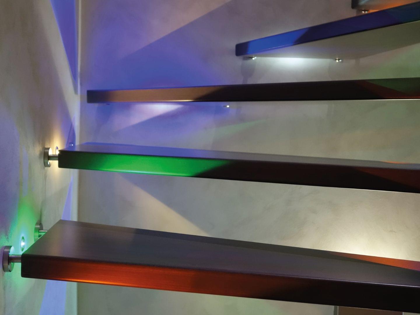 Holztreppe System Bucher Treppenbeleuchtung